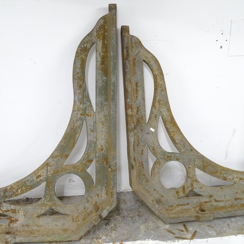 3239 - A pair of extra-large and impressive Victorian cast iron railway station canopy brackets. 120x105cm.... 