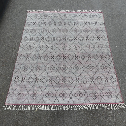 2345 - OKA - A Cullinan hand knotted Chali carpet, with intricate pattern intertwining diamond shapes. RRP ... 