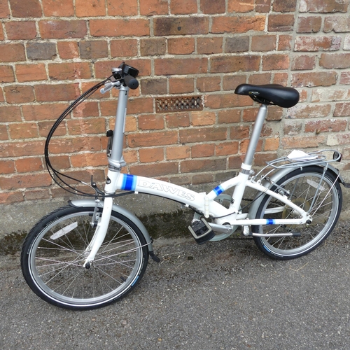 2358 - DAWES - A folding bike, with new tyres.