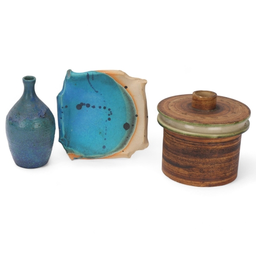 259 - 3 pieces of mid 20th century studio pottery, a brutalist storage jar, blue glaze bud vase and dish, ... 