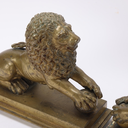 383 - Pair of early 19th century bronze heraldic lions, on stepped bronze bases, length 21cm, height 17cm