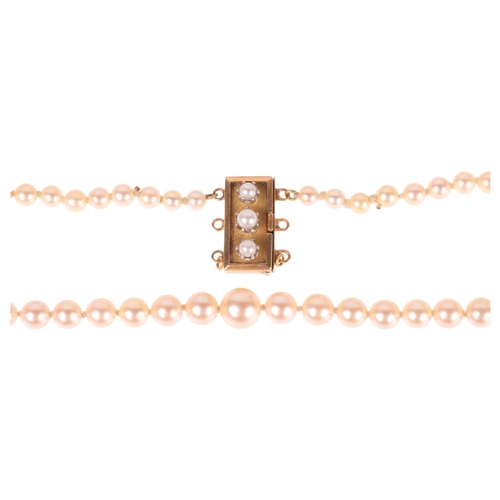 1288 - A graduated cultured pearl bead necklace, with 18ct rose gold pearl clasp, pearls measure 8.2 - 4.1m... 