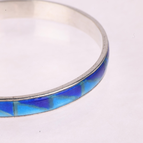 1361 - A Continental silver and blue enamel slave bangle, unmarked and tests as silver, band width 8.1mm, i... 