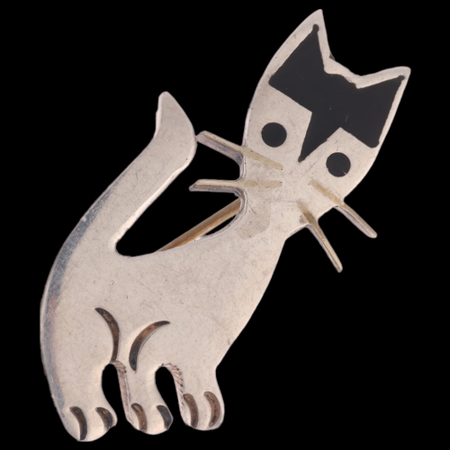 1378 - A Mexican sterling silver black enamel figural cat brooch, indistinct maker, 34.9mm, 8.2g