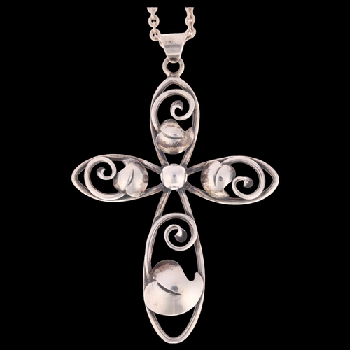 1404 - An Art Nouveau style Danish silver openwork cross pendant necklace, on sterling belcher link chain, ... 