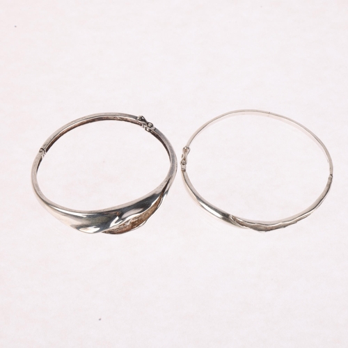 1419 - JENS JOHS AAGAARD - 2 Danish brutalist sterling silver fold hinged bangles, internal circumference a... 