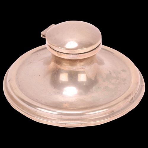 1489 - A George V silver Capstan inkwell, Reid & Sons Ltd, London 1919, diameter 15cm