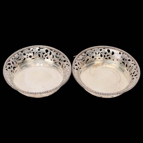 1515 - A pair of Continental sterling silver circular dishes, imported by Adolph Barsach Davis, London 1929... 