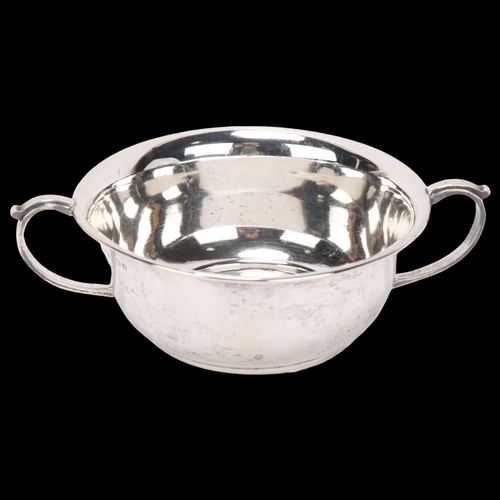 1517 - A George V silver 2-handled feeding bowl, Deakin & Francis, Birmingham 1920, diameter 12cm, 3.6oz