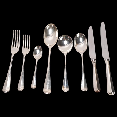 1529 - A set of Elizabeth II silver Rat Tail pattern cutlery for 8 people, United Cutlers Ltd, Sheffield 19... 