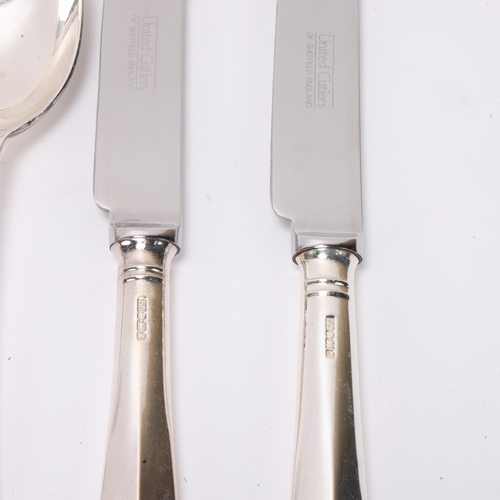 1529 - A set of Elizabeth II silver Rat Tail pattern cutlery for 8 people, United Cutlers Ltd, Sheffield 19... 