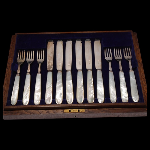 1530 - A set of George V silver mother-of-pearl handled fish cutlery for 6 people, Martin Hall & Co, Sheffi... 