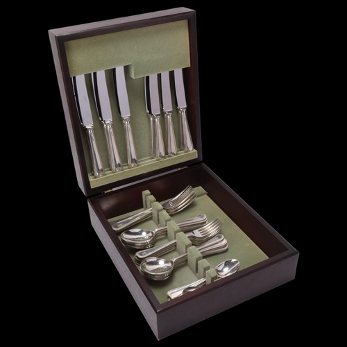 1532 - A set of Elizabeth II silver beaded-edge pattern cutlery for 6 people, William Yates Ltd, Sheffield ... 