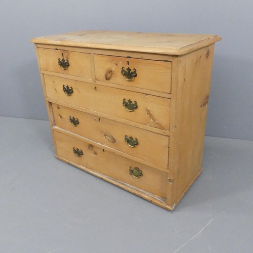 2113 - A Victorian pine chest of two short and three long drawers. 100x83x47cm.