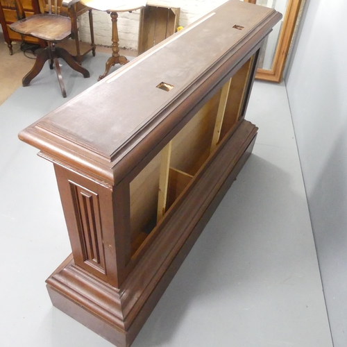 2202 - A large panelled oak plinth, believed to be from the set of the Bridgeton Queen Charlotte Netflix se... 