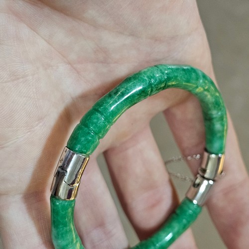 1426 - 3 modern Chinese jadeite bangles, 140g total (3)