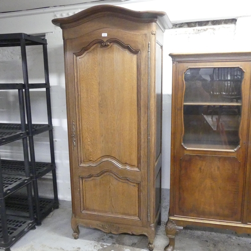 2543 - A French oak single door armoire with shelf fitted interior. 90x194x53cm.