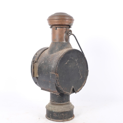 314 - A French S.N.C.F. railway lantern, manufactured by Gillet & Forest, copper plaque to outer left side... 