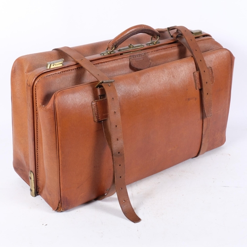 327 - A Vintage leather Gladstone bag, no maker's marks or identifiable labels, approx 62cm x 34cm x 24cm