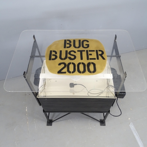 2940 - An industrial outdoor insect killing machine. 92x101x61cm.