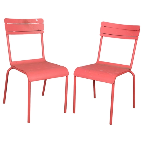 2980 - A pair of Italian painted metal garden chairs.