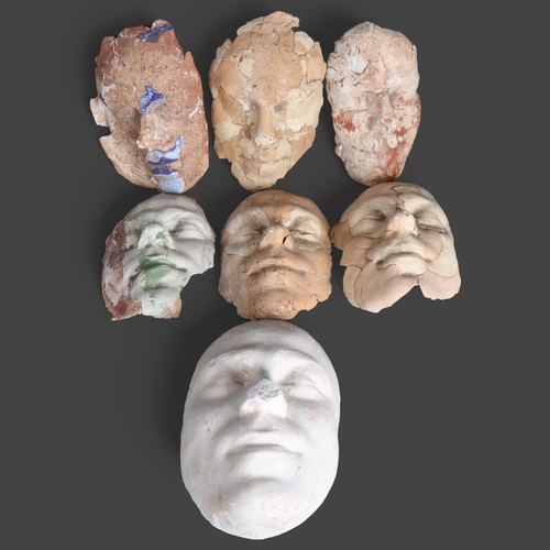 3452 - Curiosity/Macabre : A small collection of art pottery plaster death masks, unsigned, largest height ... 