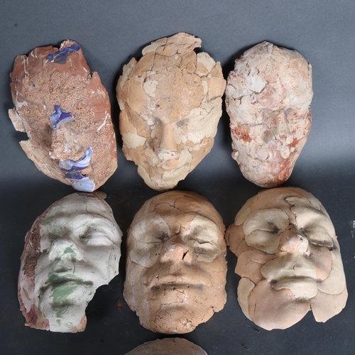 3452 - Curiosity/Macabre : A small collection of art pottery plaster death masks, unsigned, largest height ... 