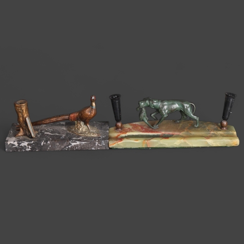 3531 - An early 20th Century deskstand with a painted spelter pheasant and tree stump design striker, width... 