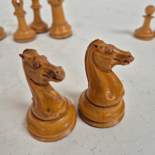 147 - A boxwood and ebony chess set, comprising Staunton and Jacques pieces, King height 8.7cm