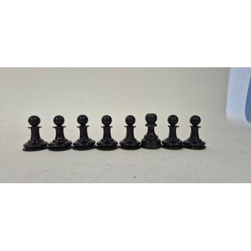 147 - A boxwood and ebony chess set, comprising Staunton and Jacques pieces, King height 8.7cm