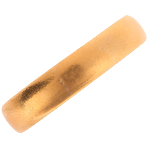 1183 - A 22ct gold wedding band ring, maker WG&S, Birmingham 1918, band width 4.3mm, size Q, 3.8g