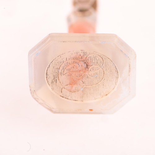 1204 - A 19th century agate seal fob, intaglio carved with initials JT?, unmarked mount tests as 9ct rose g... 