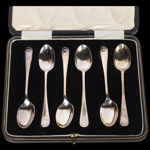 1585 - A cased set of 6 George V silver teaspoons, Cooper Brothers & Sons, Sheffield 1928, 11cm, 2.7oz tota... 