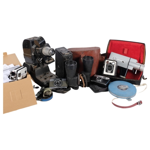 900 - Various Vintage cameras, including Kodak, Sanyo, etc