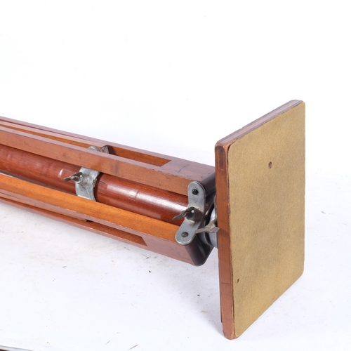 901 - A Vintage Folmer & Schwing collapsible tripod camera stand