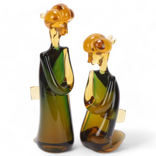 546 - A pair of mid 20th century amber/green glass Geisha figures, probably by ARCHIMEDE SEGUSO, Murano, n... 