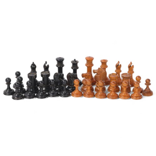 279 - Staunton pattern boxwood and ebonised chess set, King height 6cm