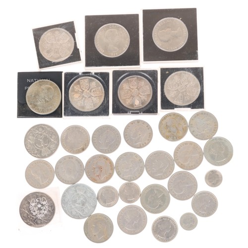 74 - A collection of 20th century British silver coinage, many pre 1946 (approx 450g), and commemorative ... 