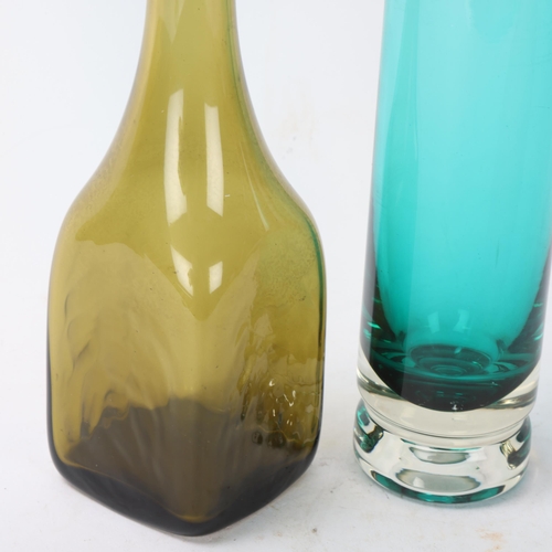 425 - 2 pieces of mid 20th century glass, a dark green hand made bottle vase and a cylinder vase, tallest ... 