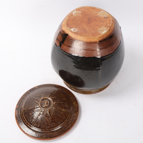 474 - RICHARD BATTERHAM (1936-2021), a large stoneware storage jar with tenmoku and ash glaze, with makers... 