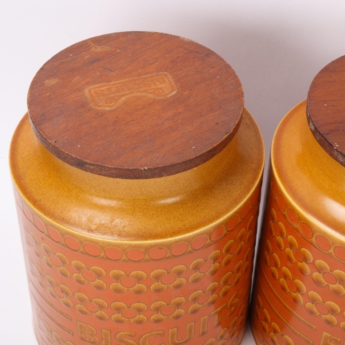 491 - A set of 5 Hornsea storage jars with wooden lids, makers marks to base