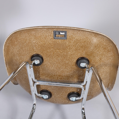 495 - A set of 4 Modernica, Los Angeles, California, CHARLES EAMES Case study fibreglass chairs with maker... 