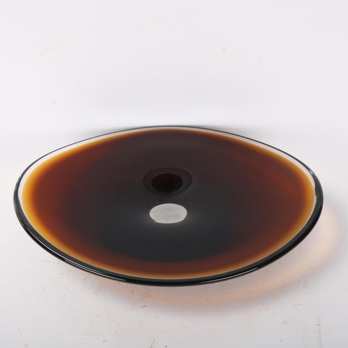 516 - A mid-century amber glass eliptical dish, in the manner of VICKE LINDSTRAND, length 37cm