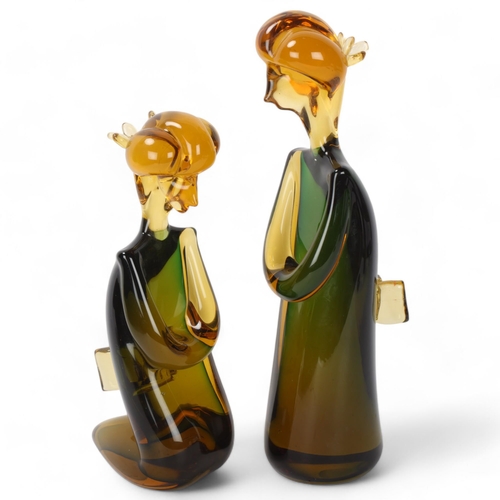 546 - A pair of mid 20th century amber/green glass Geisha figures, probably by ARCHIMEDE SEGUSO, Murano, n... 