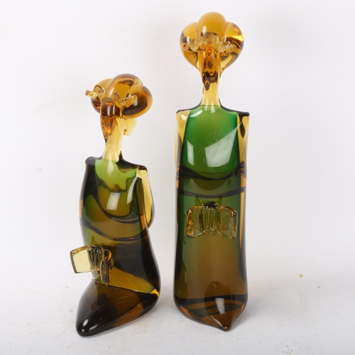 546 - A pair of mid 20th century amber/green glass Geisha figures, probably by ARCHIMEDE SEGUSO, Murano, n... 