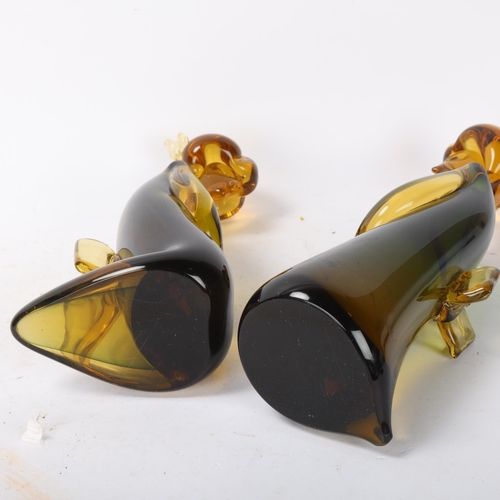 546 - A pair of mid 20th century amber/green glass Geisha figures, probably by ARCHIMEDE SEGUSO, Murano, n... 