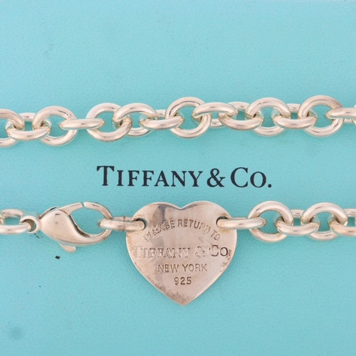 1338 - TIFFANY & CO - a sterling silver 'Please Return To Tiffany & Co' heart toggle necklace, 38cm, 54.6g,... 