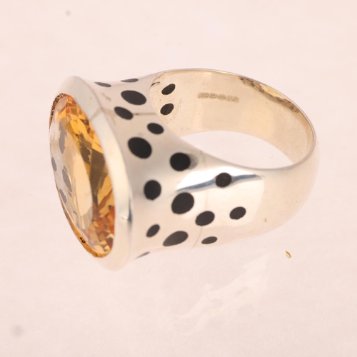 1353 - A large sterling silver citrine and black enamel leopard ring, setting height 21mm, size W, 20.6g