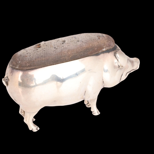 1513 - An Edwardian novelty silver pig pin cushion, Adie & Lovekin Ltd, Birmingham 1905, 8cm