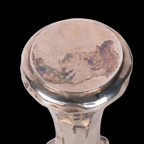 1531 - A George V silver bud vase, Thomas Bradbury & Sons Ltd, London 1913, flared form, 15cm, 4.3oz